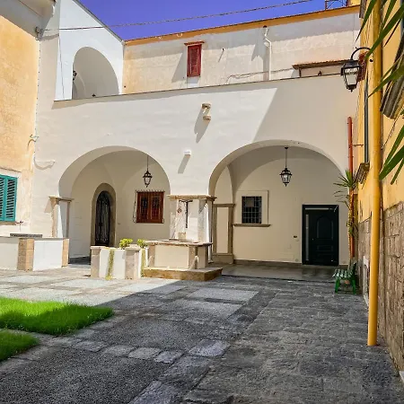 Chiara's Sorrento 2 Holiday home *